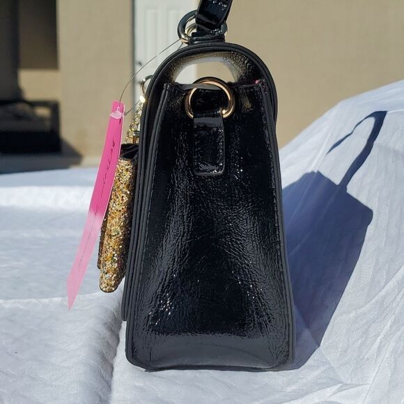 🎄NWT OH MY BOY BETSEY JOHNSON CROSSBODY🎄 - Picture 4 of 10